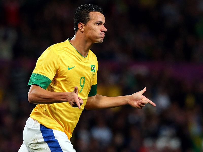 Internacional president Giovanni Luigi played down speculation linking Leandro Damiao with a move to Liverpool.