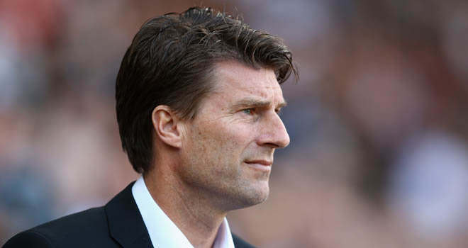 Swansea City manager Michael Laudrup has reaffirmed his desire to sign another striker before the transfer window closes on Monday.