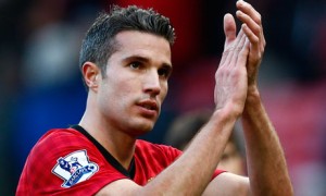 Robin van Persie scored an stoppage-time goal to rescue a 1-1 draw for Manchestet United against league leaders Chelsea