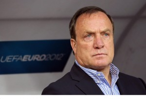 Veteran Dutch boss Dick Advocaat has decided to return to Sunderland and sign a one-year deal