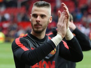 Manchester United are in talks with 'keeper David de Gea over a new contract 