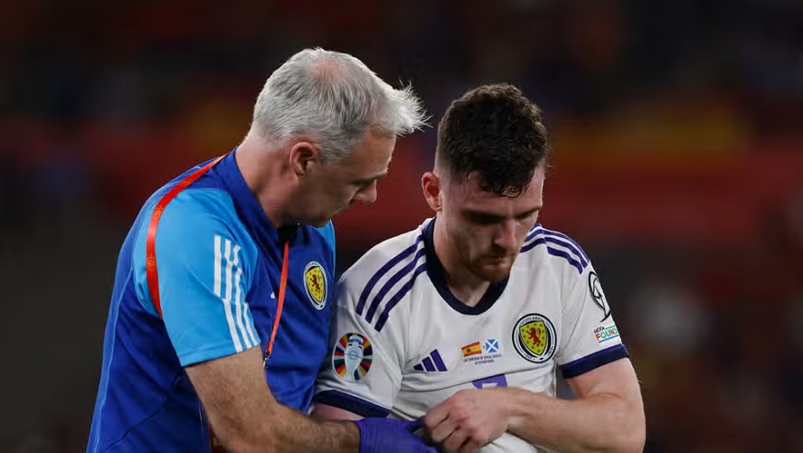 Scotland boss Steve Clarke confirms Andy Robertson's shoulder injury (Video)
